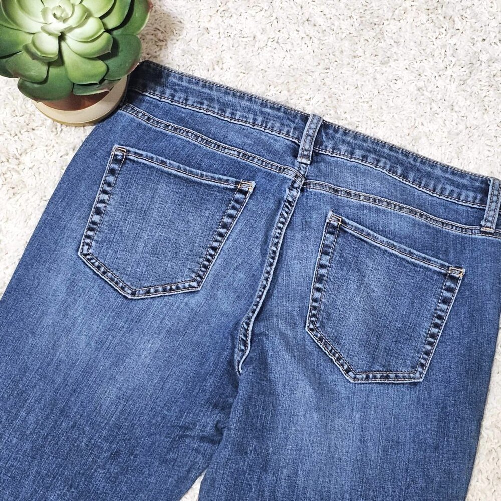 a.n.a. Denim Jeans with Pearls & Rhinestones. Mid-Rise Skinny, Size 10. NWT. - Picture 14 of 16